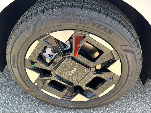 New 2026 Kia Carnival EX image 16