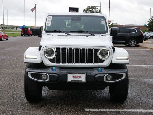 Used 2024 Jeep Wrangler Unlimited Sahara AWD/4WD image 4