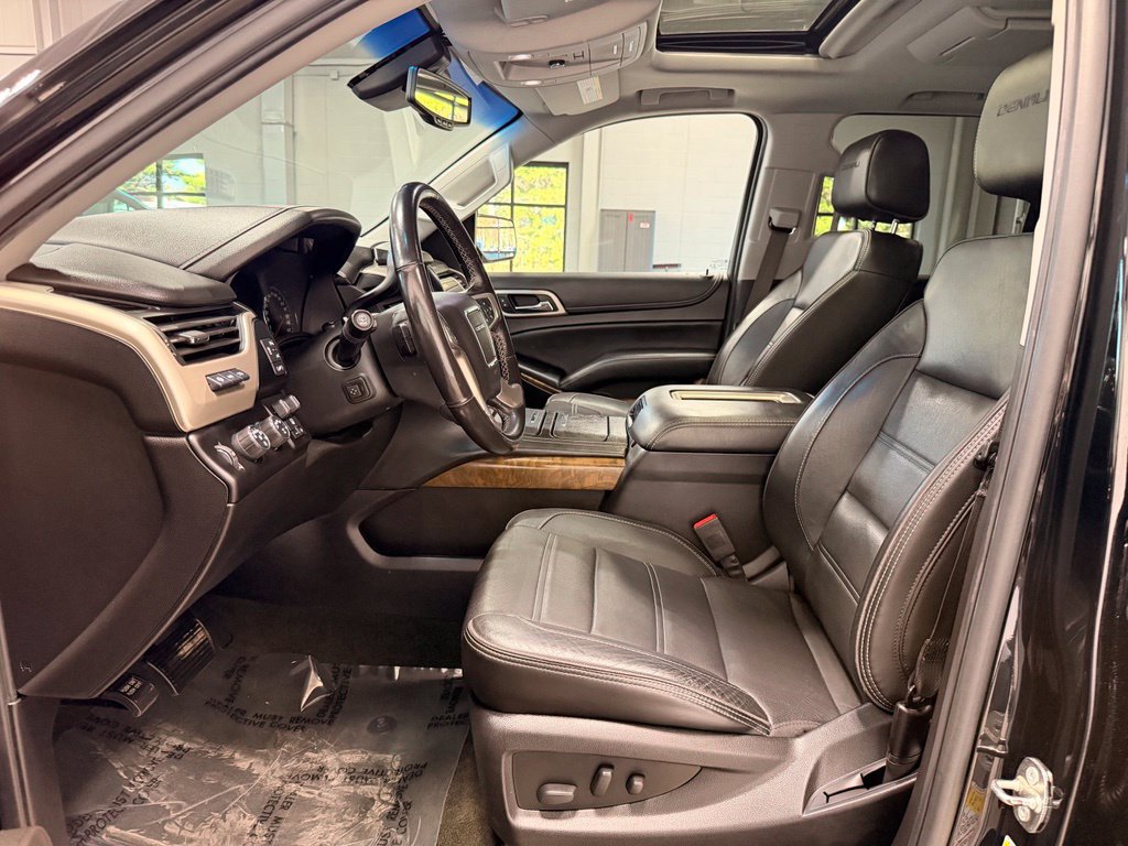 Used 2018 GMC Yukon Denali w/ Open Road Package AWD/4WD image 32