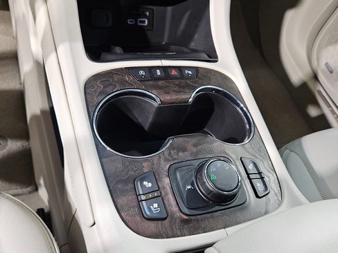 Used 2023 GMC Acadia Denali AWD/4WD image 33