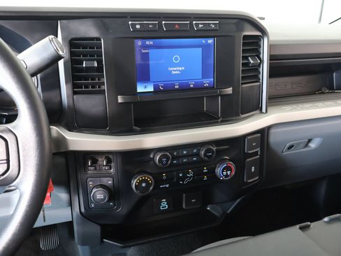 Used 2024 Ford F250 XL w/ STX Appearance Package AWD/4WD image 5