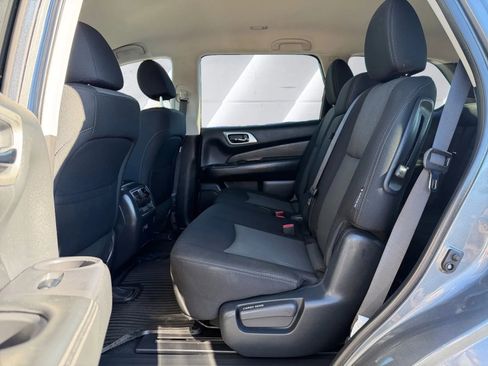 Used 2020 Nissan Pathfinder S image 11