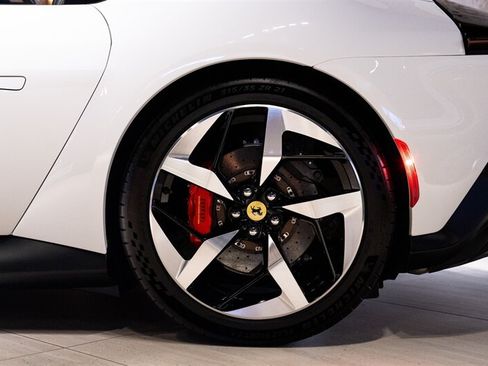 Used 2026 Ferrari 12Cilindri Spider RWD image 29