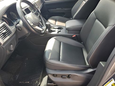 Used 2021 Volkswagen Atlas SE image 30