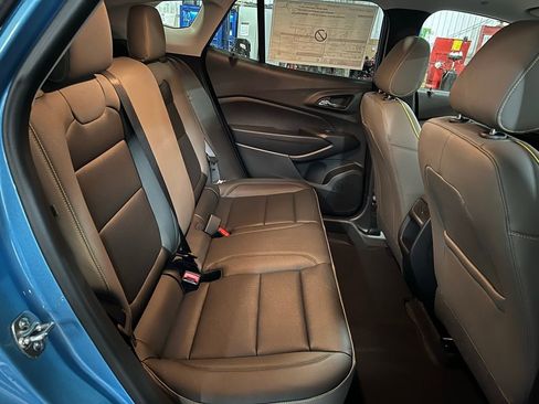 New 2026 Chevrolet Trax ACTIV w/ Sunroof Package FWD image 18