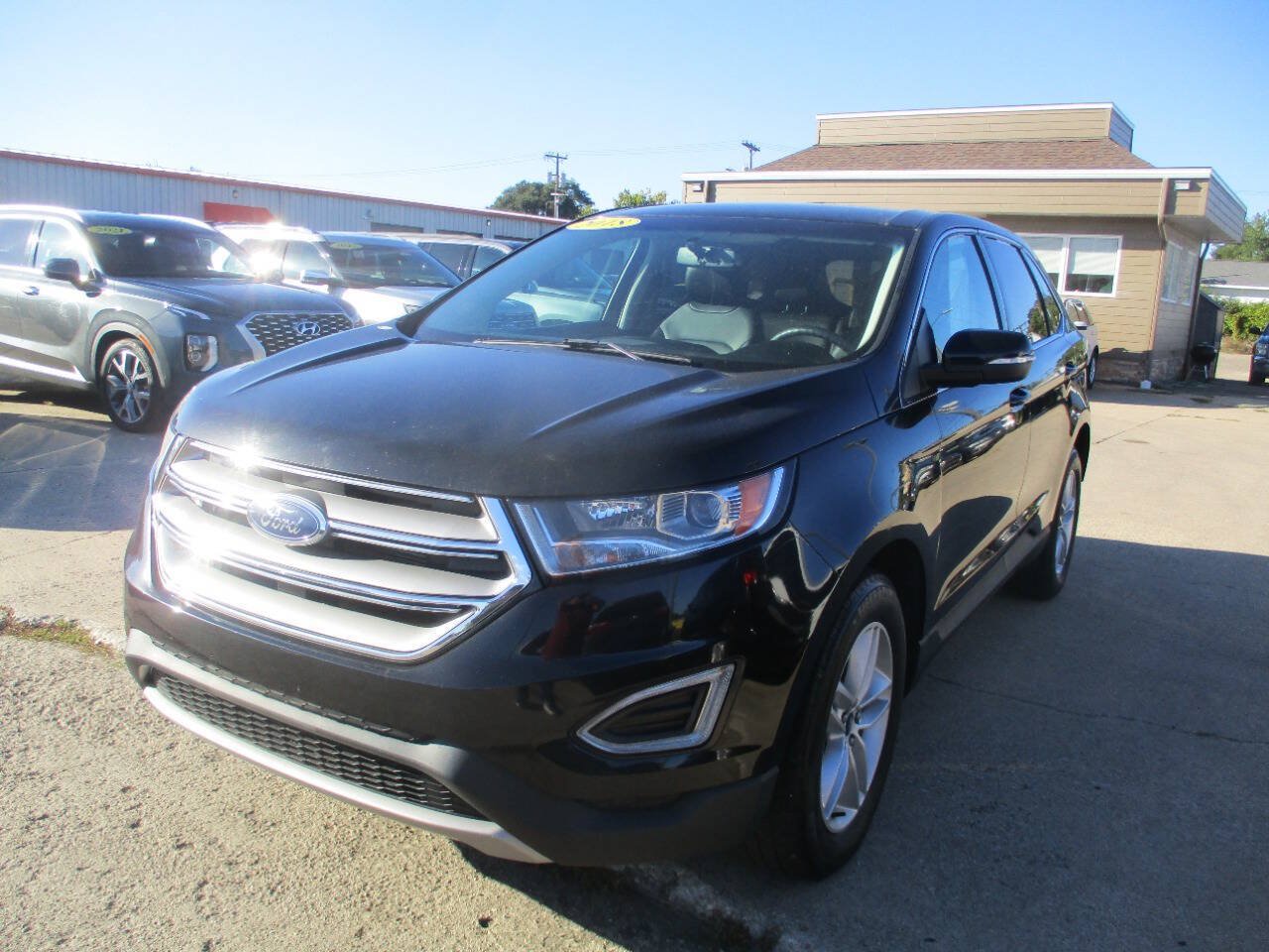Used 2018 Ford Edge SEL w/ Equipment Group 201A AWD/4WD image 2