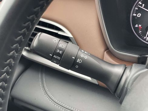 Used 2022 Subaru Outback Touring w/ Popular Package #2 image 12