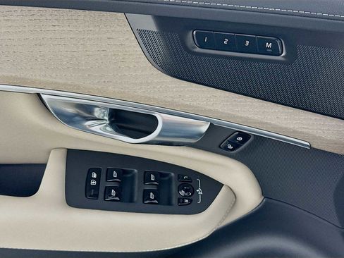 New 2026 Volvo XC90 B6 Plus w/ Protection Package Premier image 16