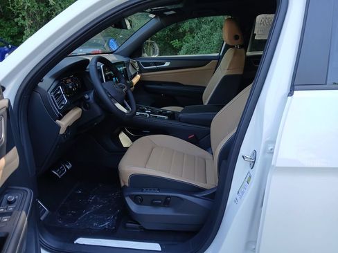 New 2026 Volkswagen Atlas Cross Sport SEL R-Line AWD/4WD image 9