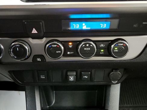 Used 2023 Toyota Tacoma SR5 AWD/4WD image 30