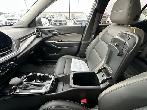 Used 2024 Chevrolet Trax ACTIV w/ Sunroof Package image 27