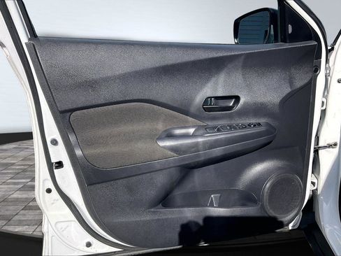 Used 2020 Nissan Kicks S image 23