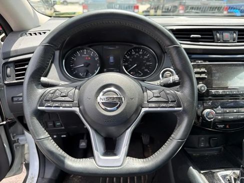 Used 2017 Nissan Rogue SV w/ Midnight Edition FWD image 16