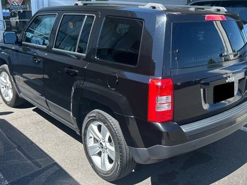 Used 2017 Jeep Patriot Latitude FWD image 3