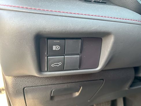 Used 2022 Toyota Highlander XSE FWD image 14