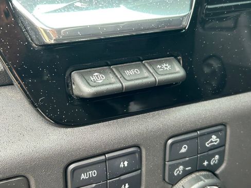 Used 2023 Chevrolet Silverado 1500 High Country w/ High Country Premium Package AWD/4WD image 26