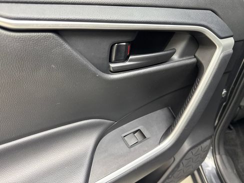 Used 2024 Toyota RAV4 LE FWD image 39