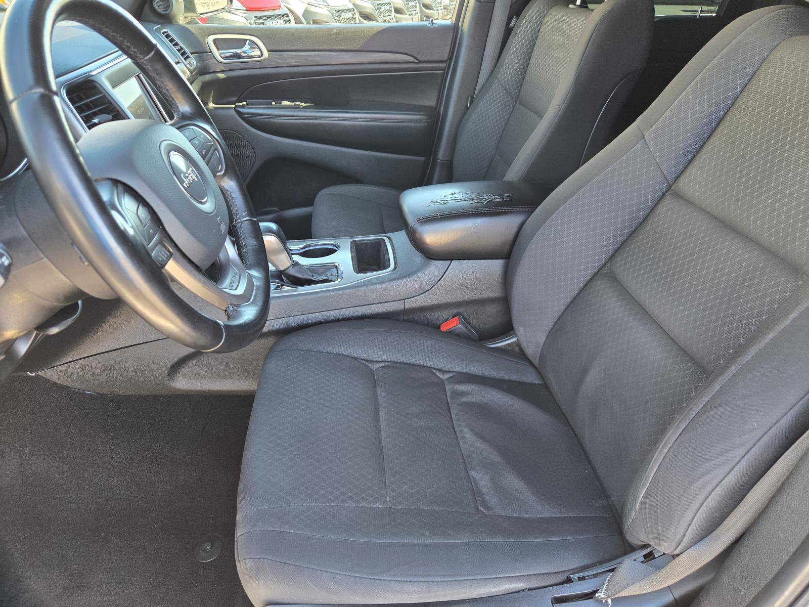 Used 2021 Jeep Grand Cherokee Laredo RWD image 23