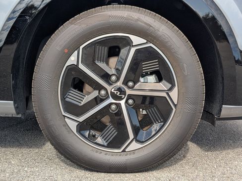 New 2025 Kia Niro SX image 13