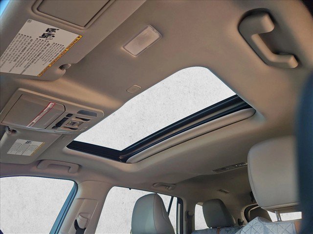 Used 2023 Toyota Highlander Bronze Edition FWD image 22