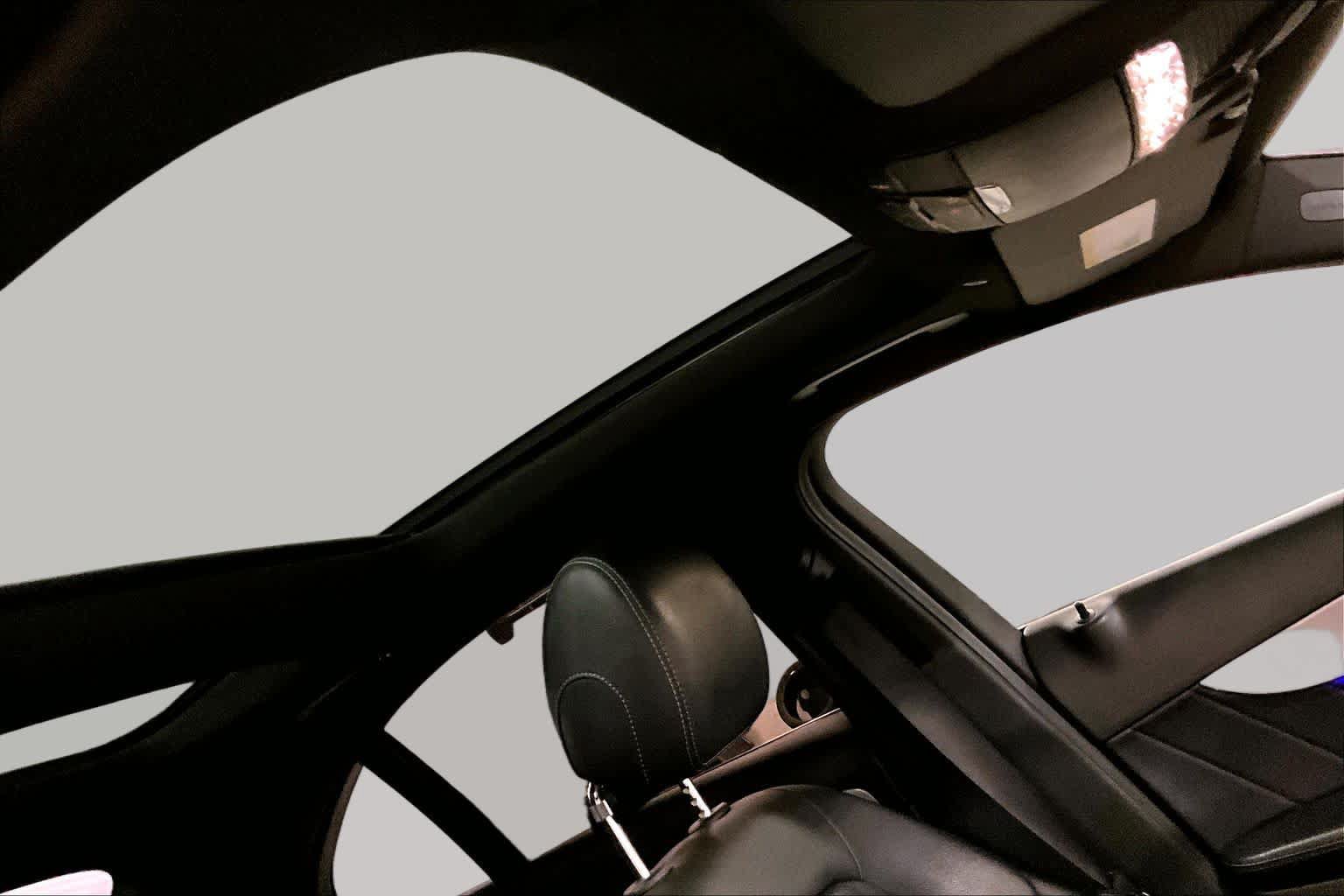 Used 2019 Mercedes-Benz C 300 Sedan image 14