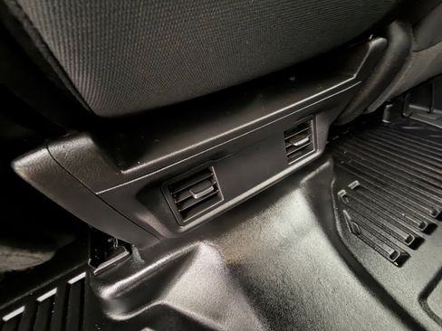 Used 2024 GMC Sierra 3500 Pro w/ Convenience Package image 18