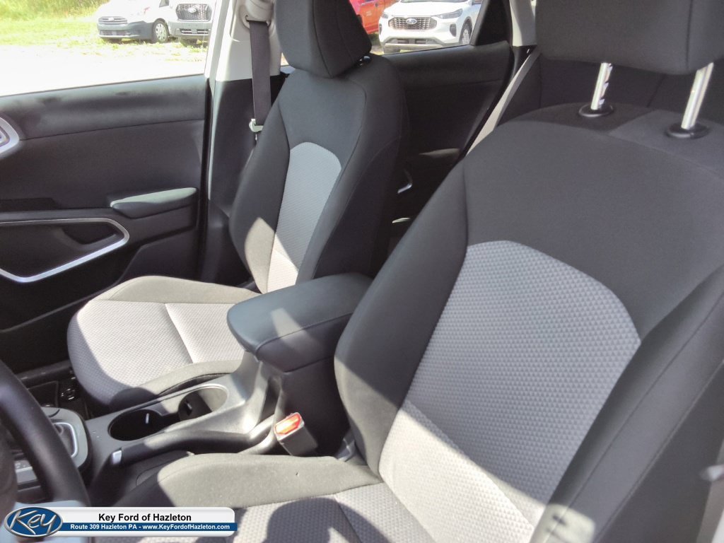 Used 2025 Kia Soul LX FWD image 22