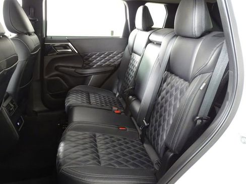 Used 2022 Mitsubishi Outlander SEL image 11