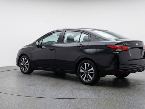 Used 2025 Nissan Versa SV image 6