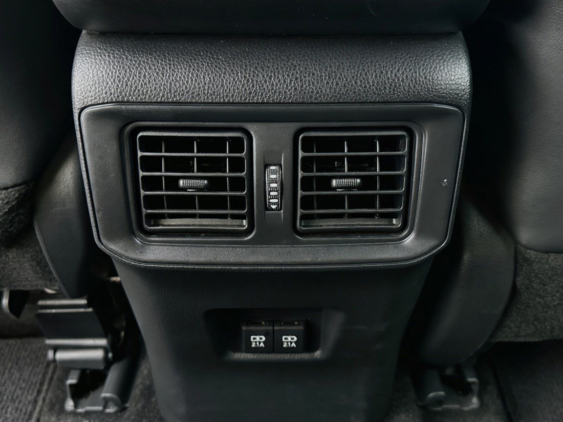 Used 2019 Toyota RAV4 XSE AWD/4WD image 17