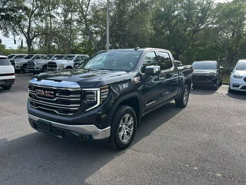 Used 2025 GMC Sierra 1500 SLT AWD/4WD image 1