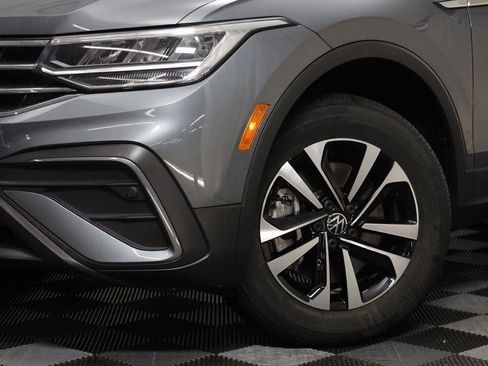 Used 2022 Volkswagen Tiguan S image 3