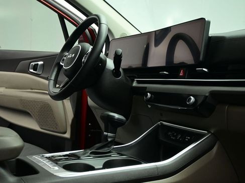 Certified 2025 Kia Carnival EX image 28