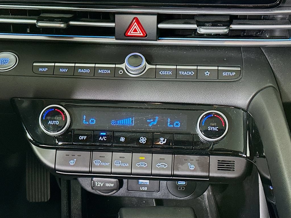 Used 2025 Hyundai Elantra Limited FWD image 14
