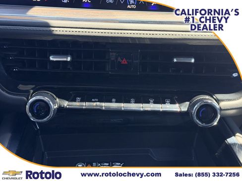 Used 2025 Chevrolet Suburban Z71 AWD/4WD image 23