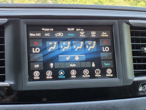 Used 2020 Chrysler Pacifica Touring-L FWD image 16