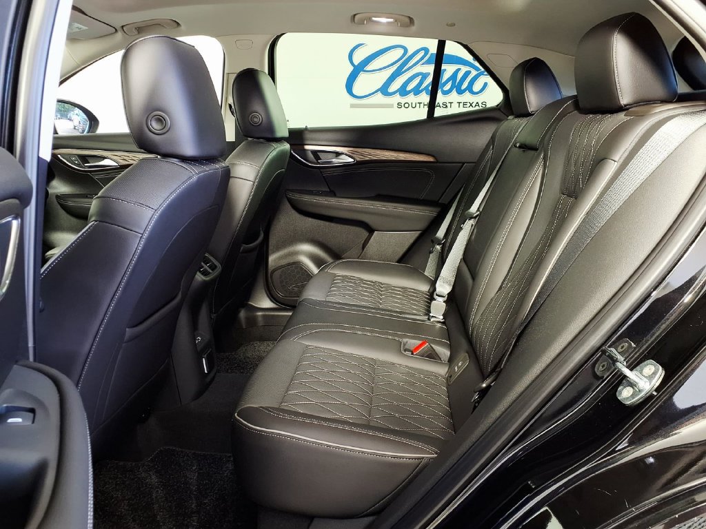Used 2023 Buick Envision Avenir FWD image 8