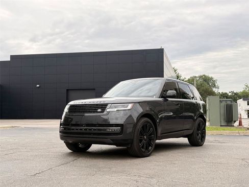 Used 2025 Land Rover Range Rover SE AWD/4WD image 7