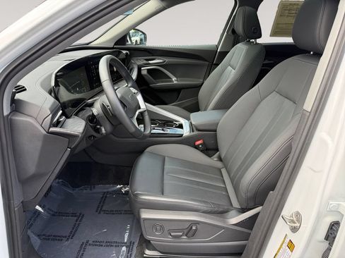 Used 2025 Audi Q5 Premium w/ Convenience Package AWD/4WD image 9