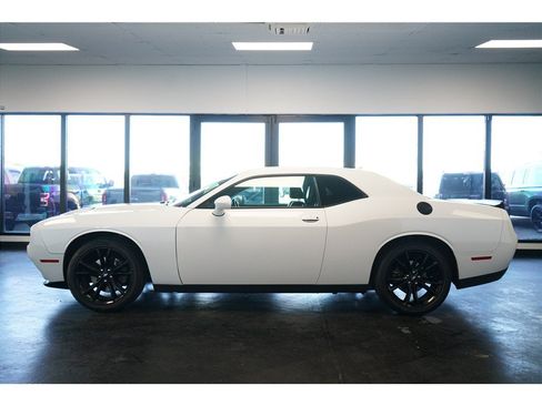 Used 2018 Dodge Challenger SXT Plus RWD image 4