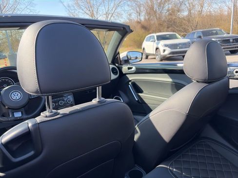 Used 2019 Volkswagen Beetle 2.0T Final Edition SEL FWD image 25