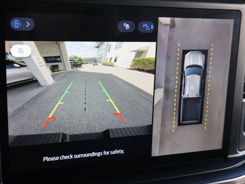 Used 2025 Ford F350 Lariat image 4