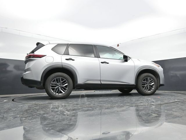 Used 2024 Nissan Rogue S AWD/4WD image 55