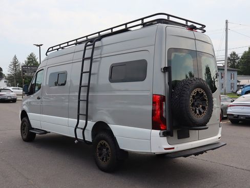 Used 2022 Mercedes-Benz Sprinter 2500 w/ Parking Package image 7