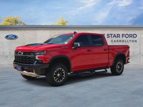 Used 2024 Chevrolet Silverado 1500 ZR2 w/ Technology Package AWD/4WD image 4