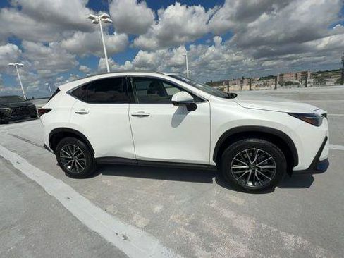 Certified 2025 Lexus NX 250 FWD w/ Towing Package (2000 Lbs) image 9