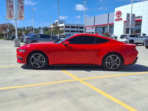 Used 2024 Ford Mustang Coupe RWD image 8