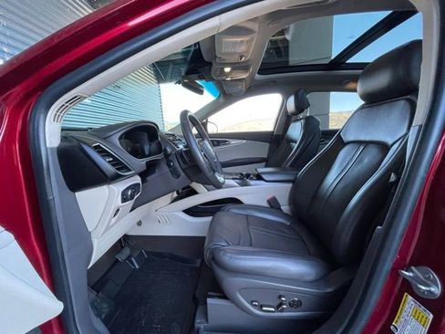 Used 2019 Lincoln Nautilus Reserve image 9