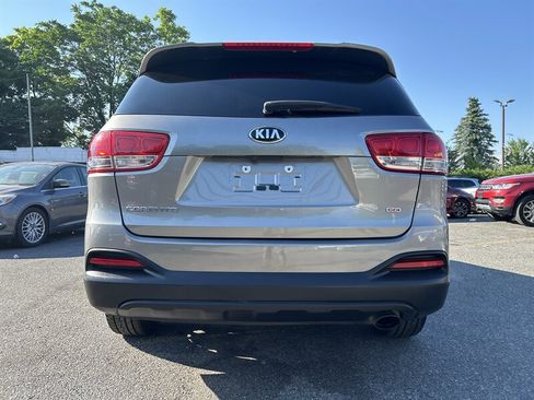 Used 2018 Kia Sorento AWD image 5