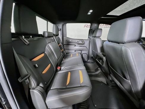 Used 2025 GMC Sierra 1500 AT4 w/ AT4 Premium Package AWD/4WD image 43